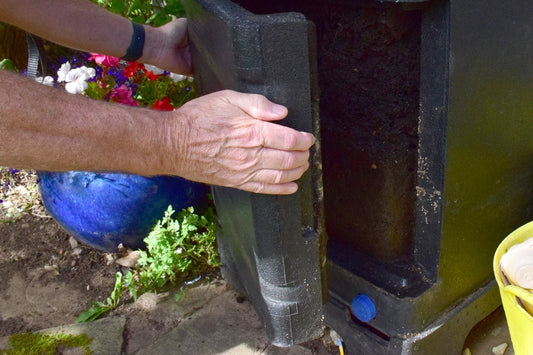 How To Remove the Hatch - HOTBIN Composting