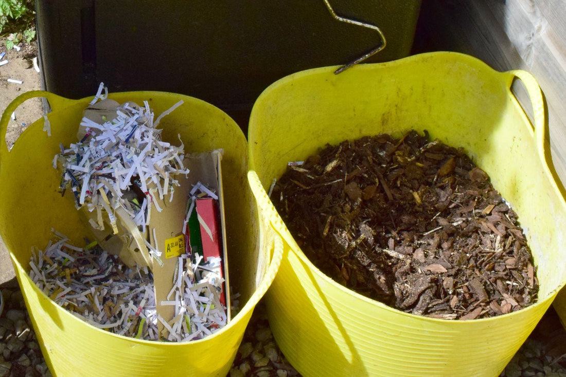 At a Glance: Woodchip and Paper - HOTBIN Composting